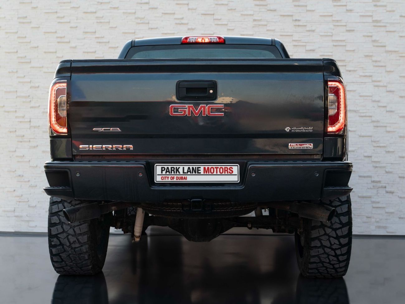 جي أم سي سييرا 5.3L V8 AT4 Crew Cab (AWD)