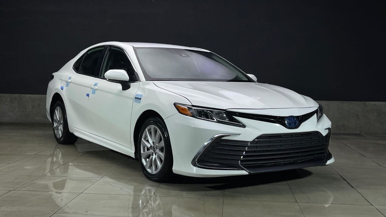Toyota Camry LE Hybrid 2.5L