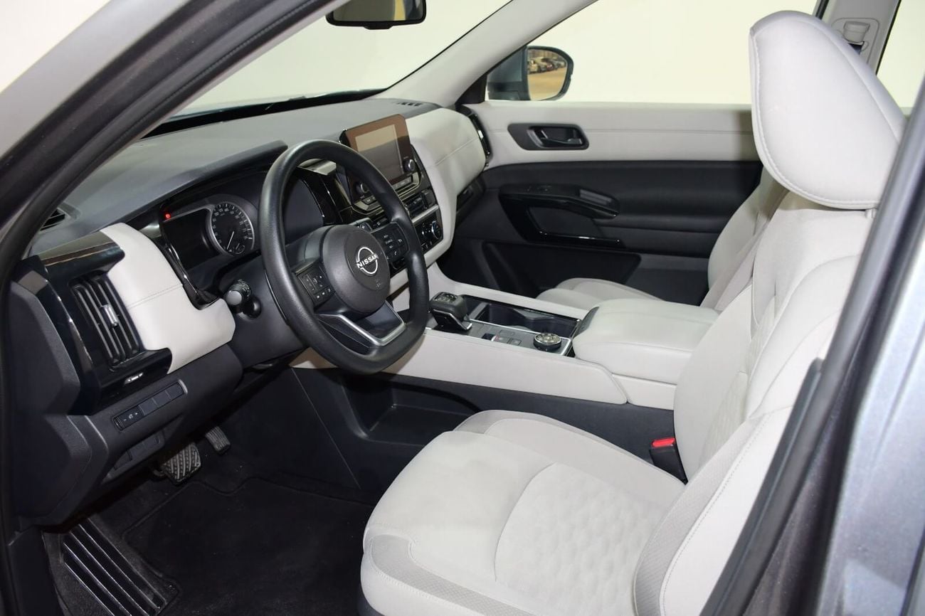 Nissan Pathfinder S 2.0