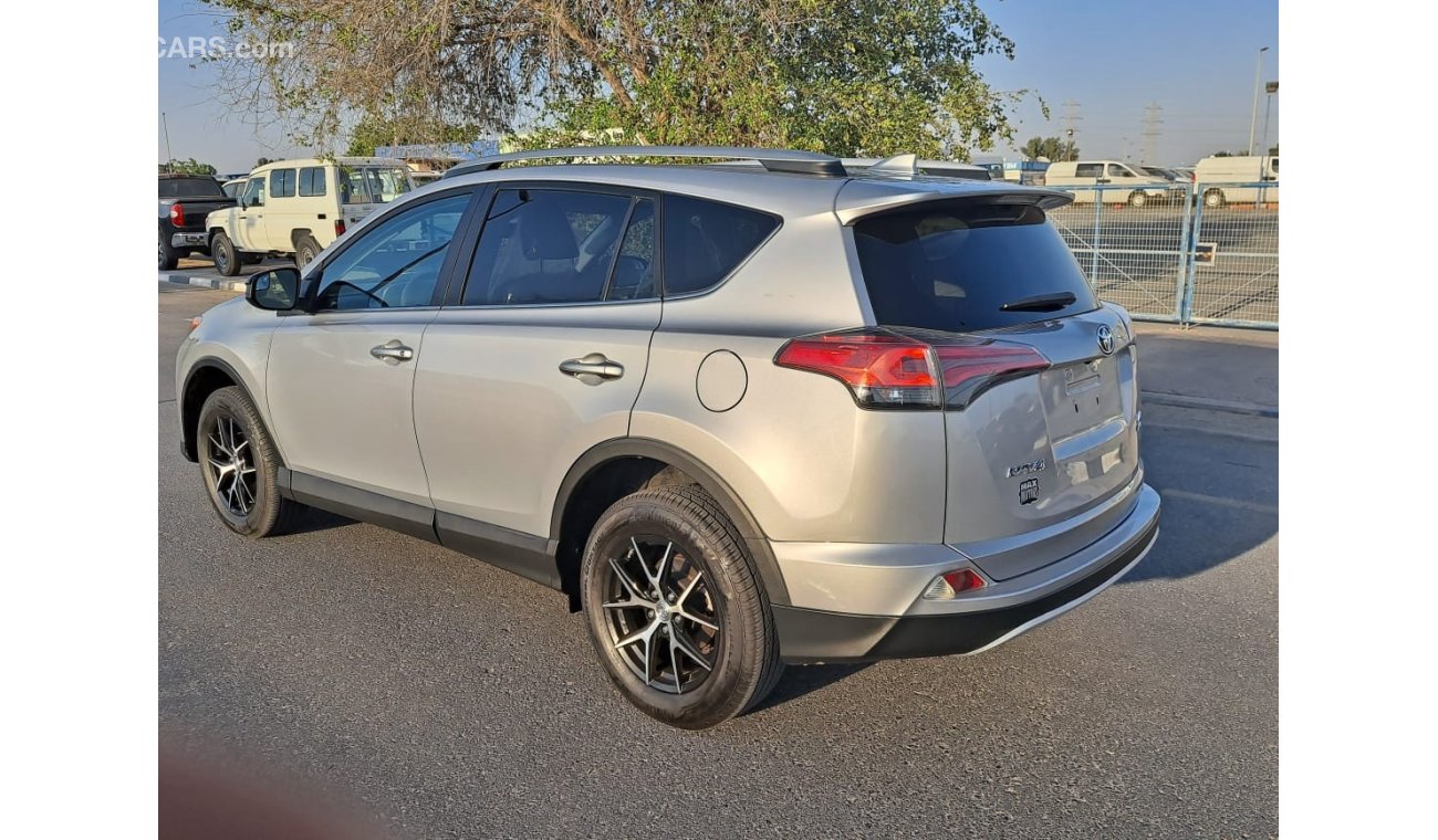 تويوتا راف ٤ TOYOTA RAV4 VERY CLEAN