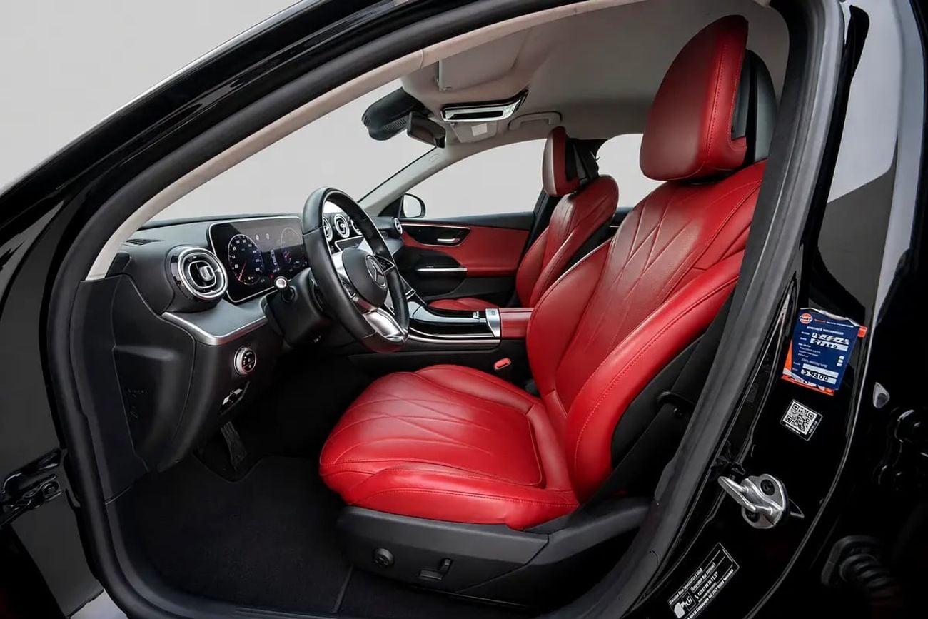 Mercedes Benz C300 STD (NON GCC) C300 German Specs