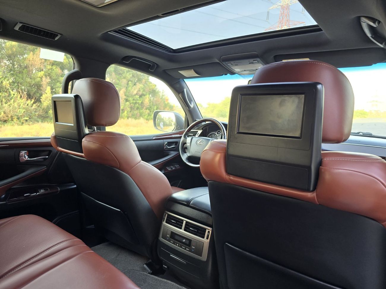لكزس LX 570 Platinum 5.7L LEXUS LX-570 2014 GCC // FULL OPITION // PERFECT CONDITION