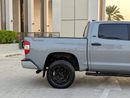 Toyota Tundra Crewmax SR5 - GCC Specs interior and Exterior Excellent Condition