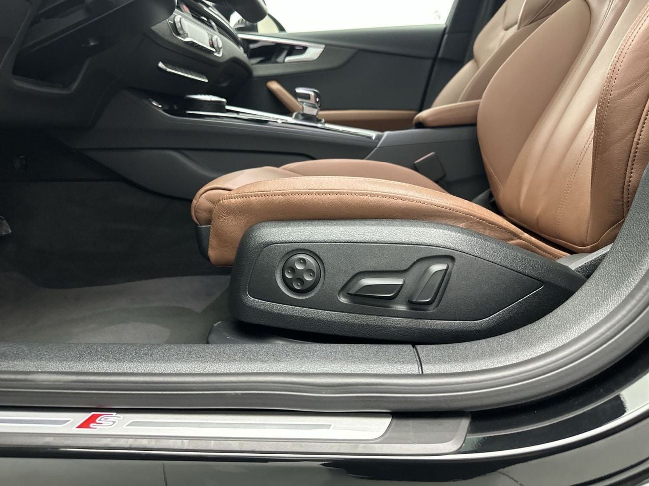 أودي A4 35 TFSI S Line 2.0L 150hp (Ref# 18106)