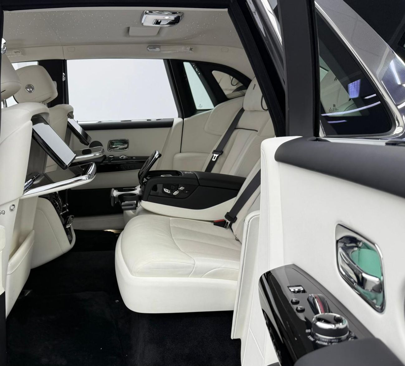 رولز رويس فانتوم 2024 Rolls Royce Phantom Series 2, Brand New, April/2028 Rolls Royce Warranty + Service Contract, GC