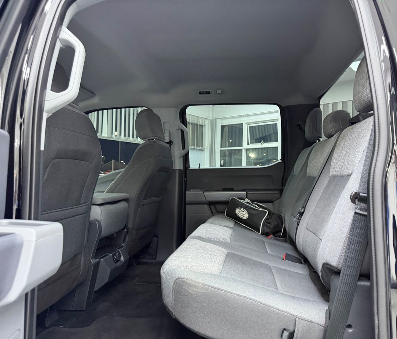 Ford F 150 XLT 5.0L Crew Cab Utility