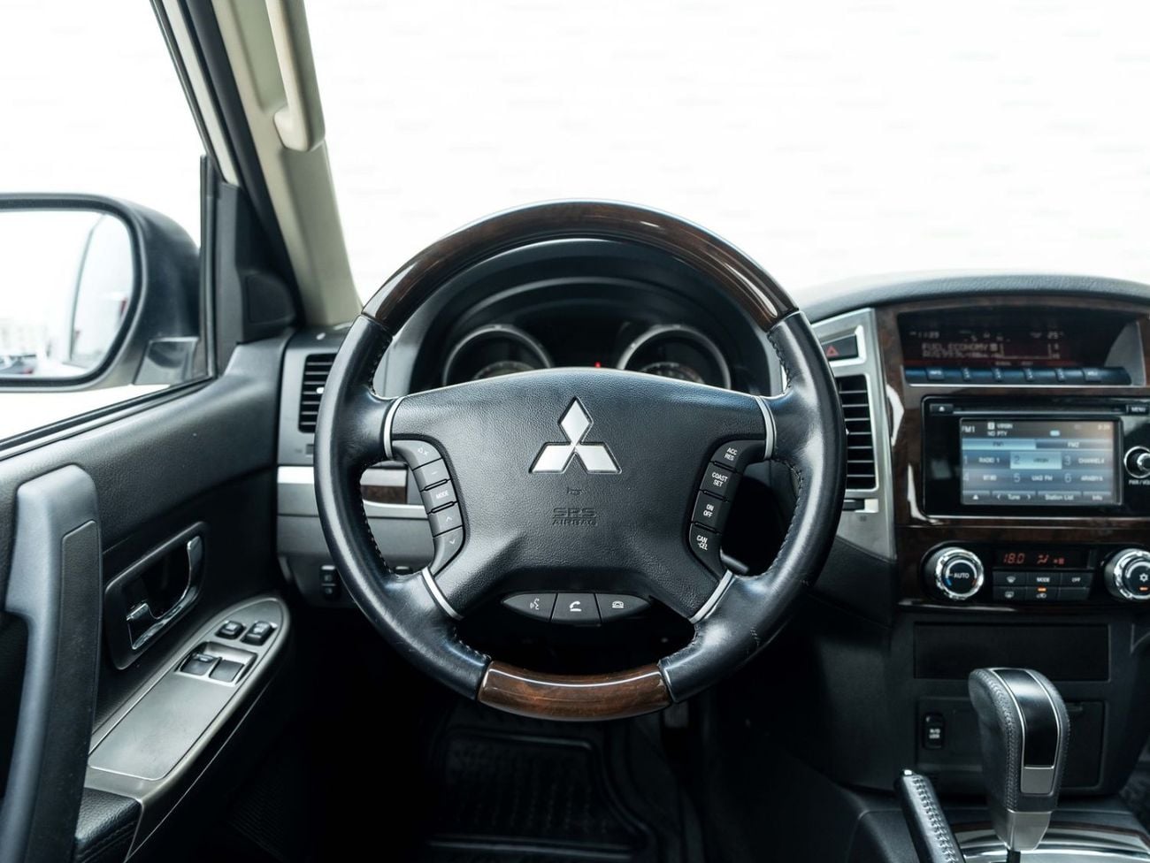 ميتسوبيشي باجيرو GLS HIGHLINE Mitsubishi Pajero / Shogun / Montero 2018 مقابل 975.00 AED شهريًا