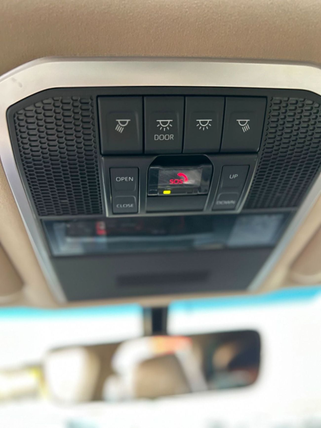 تويوتا لاند كروزر GXR 2022MODEL 4.0L v6 petrol Engine Colour Black push start Transmission Automatic Interior.Begie leathe