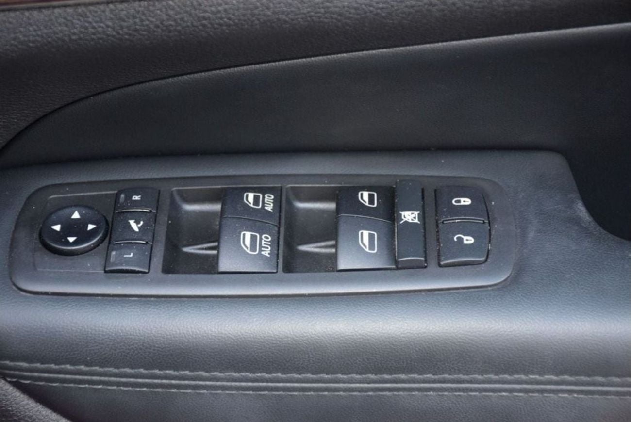 Jeep Grand Cherokee ALTITUDE 5.7L Petrol (Right Hand)