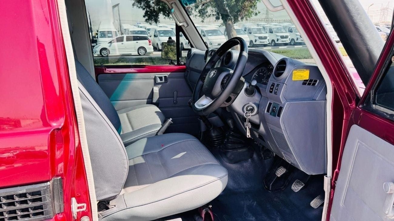 Toyota Land Cruiser Pick Up SINGLE CABIN PICKUP | BULL BAR | ROOF RACK | RHD | MANUAL TRANSMISSION | 4.5L DIESEL ENGINE | 4 X 4