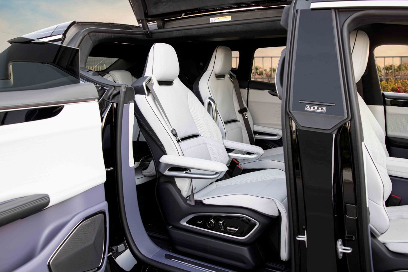 HiPhi X 2022  HIPHI X - Flagship - Grey inside White | Export Only