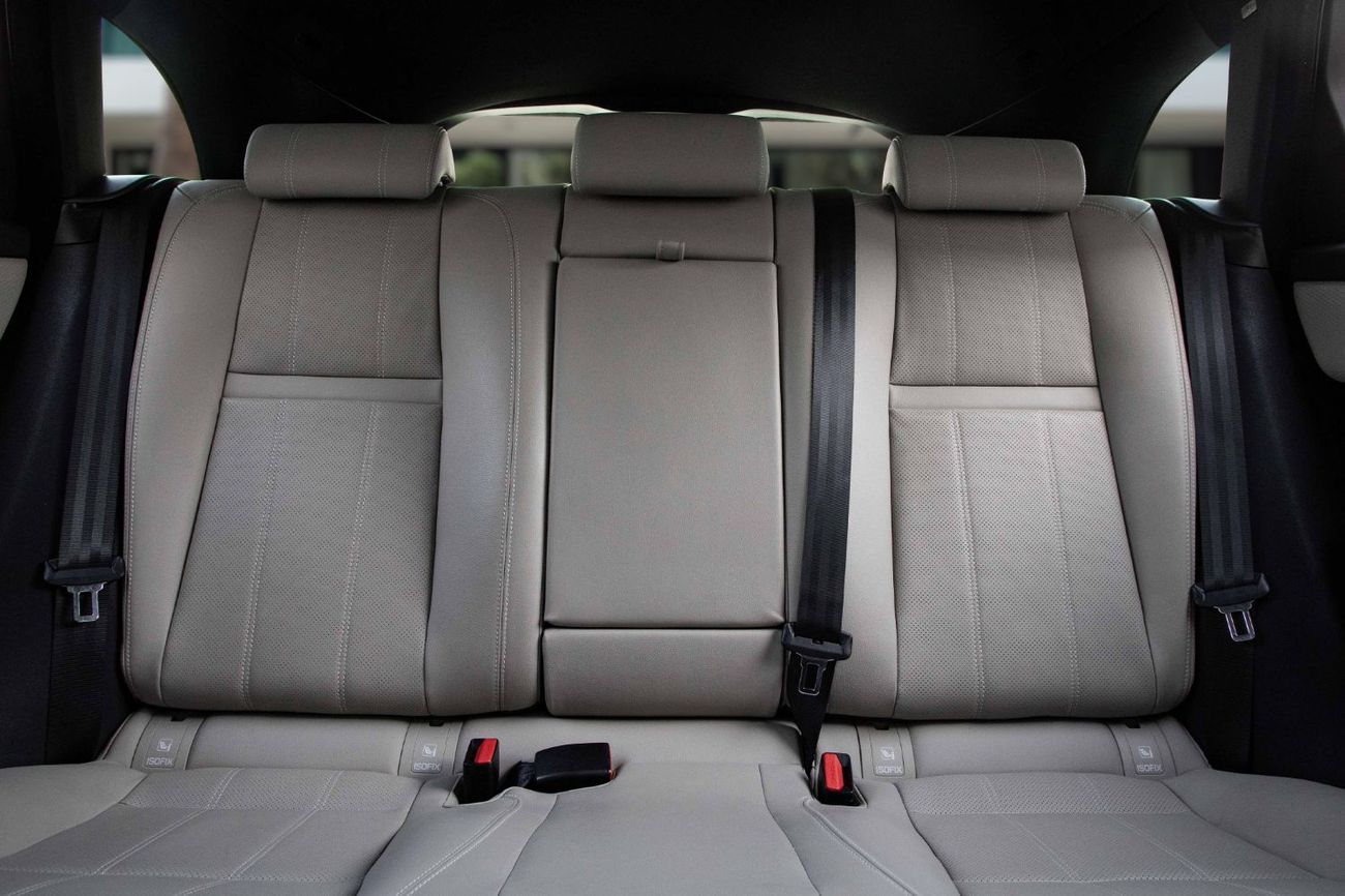 لاند روفر رينج روفر فيلار 4,504 P.M  | 0% Downpayment | P250 SE R DYNAMIC!