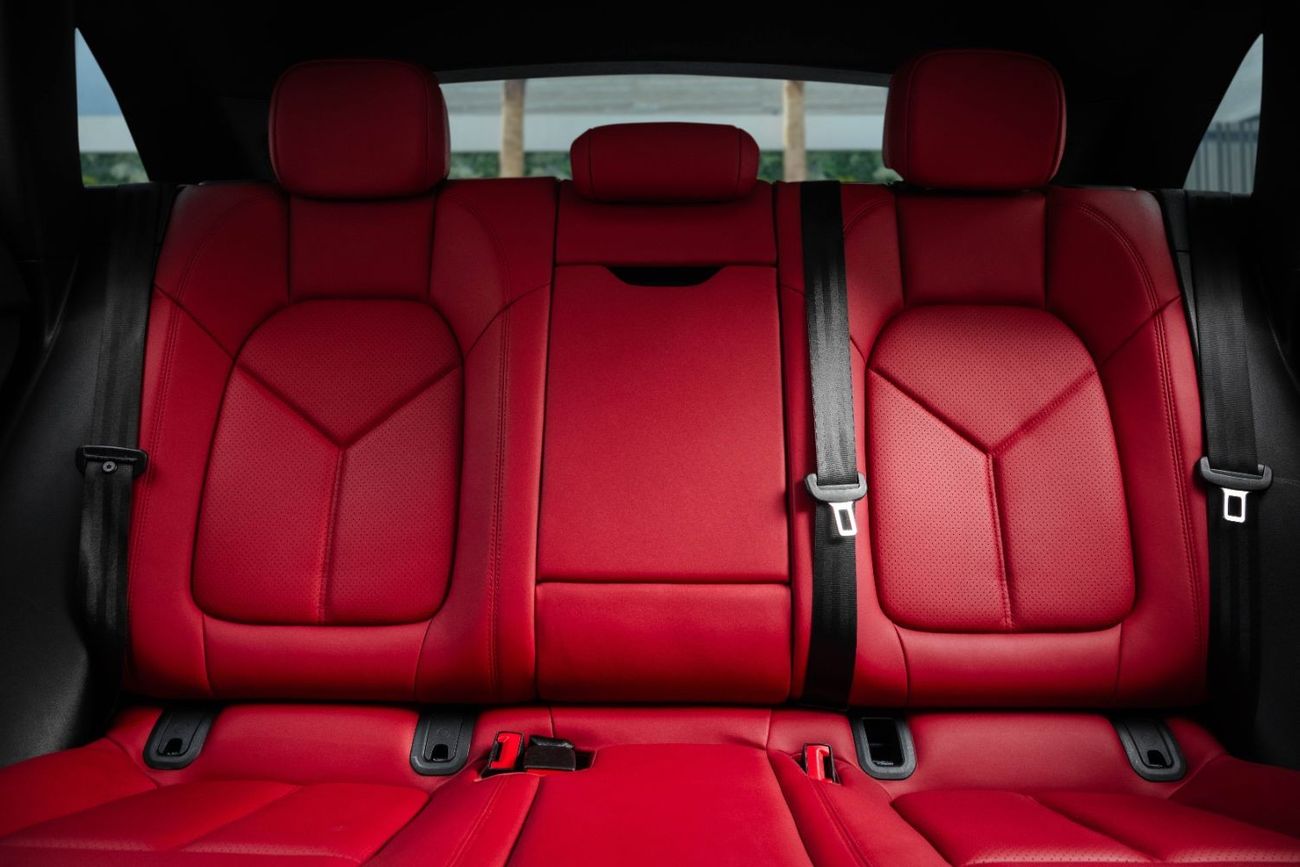 Porsche Macan std | 4,602 P.M  | 0% Downpayment | Agency Service History!