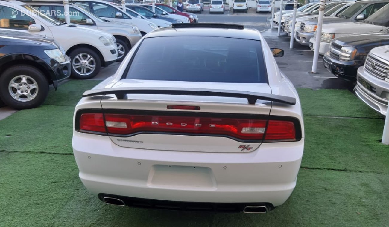 Dodge Charger RT - Sensors - Rear spoiler - Wheels number one - Slot - Wheels - Full option in excellent condition