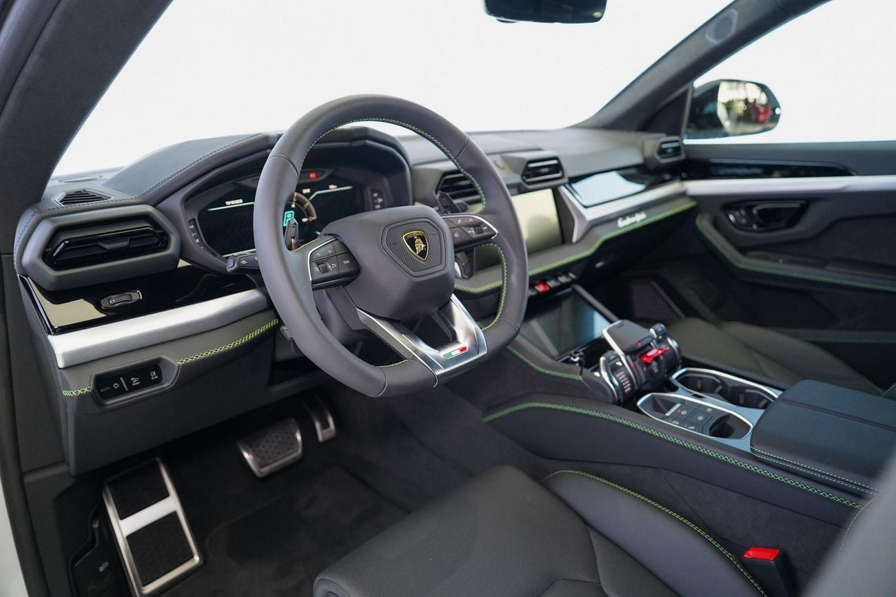 لامبورغيني اوروس STD SE 4.0T V8