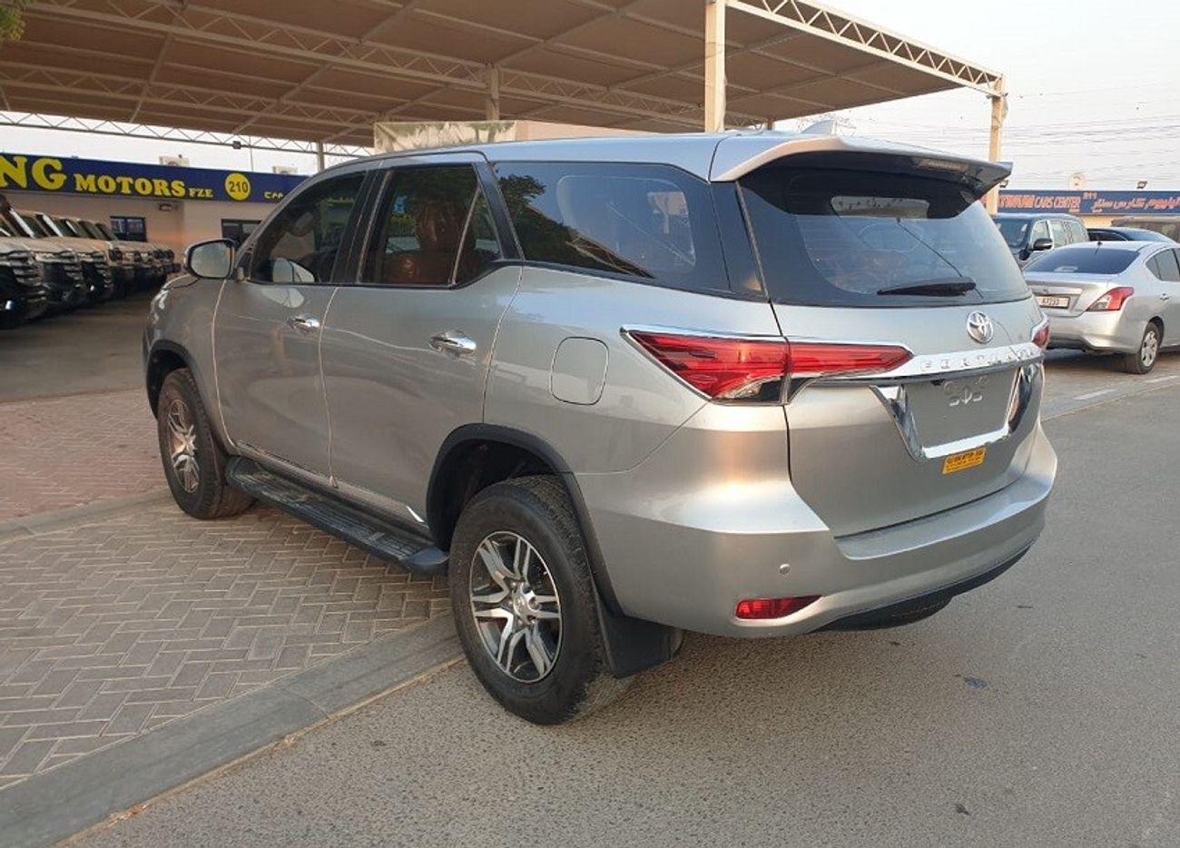 تويوتا فورتونر 2.7L 4WD (PETROL)