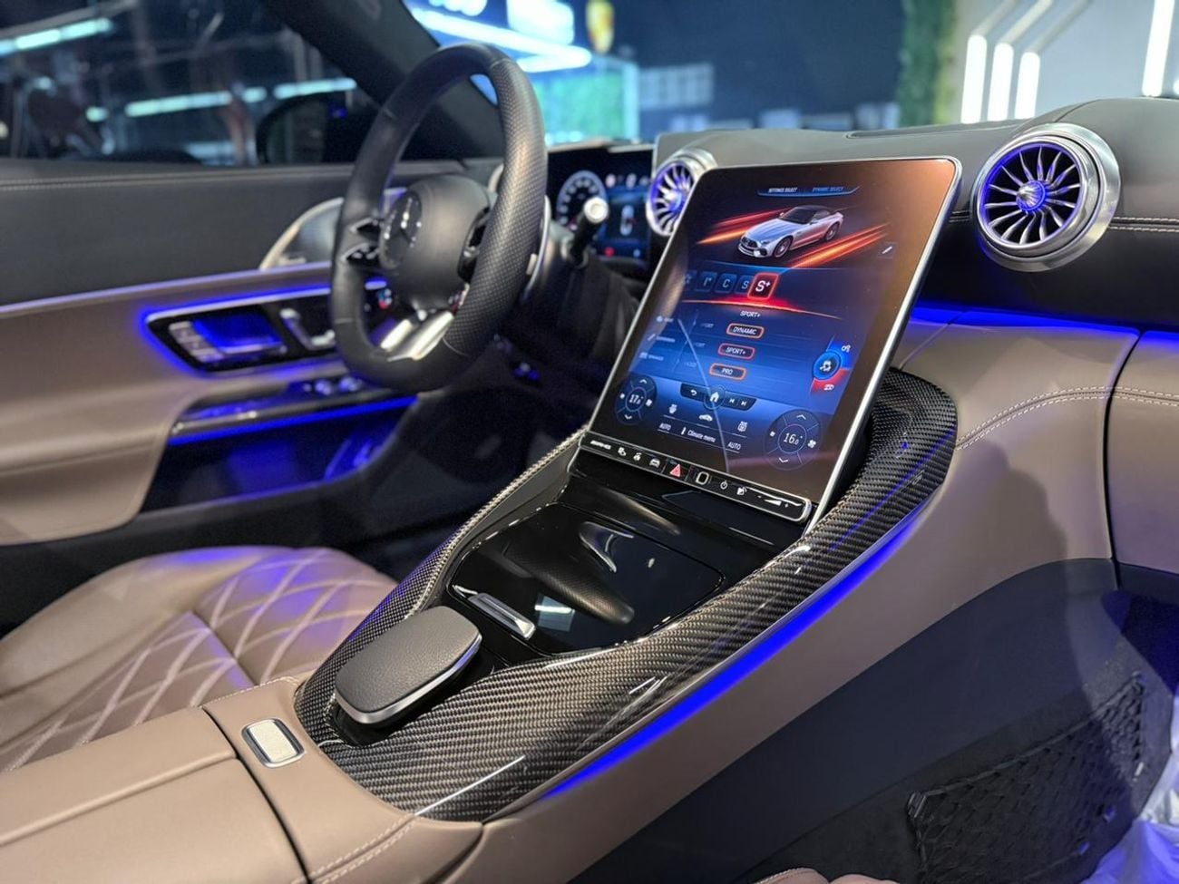 مرسيدس بنز SL 55 AMG Roadster 4Matic+