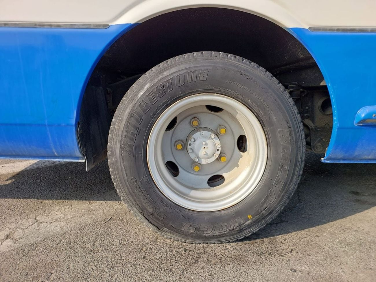 ميتسوبيشي روزا (RAMADAN OFFER) MITSUBISHI ROSA BUS RHD 2004 MODEL 5.2 L DIESEL MANUAL(PM00303)