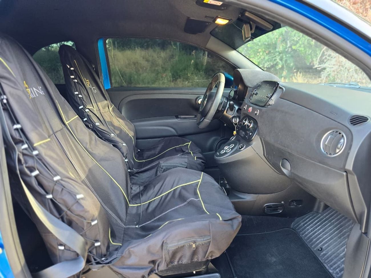 Fiat 500 FIAT 695 ABARTH 2023 GCC // UNDER WARRANTY // SERVICE CONTRACT //ORGINAL PAINT // ACCIDENT FREE // 2
