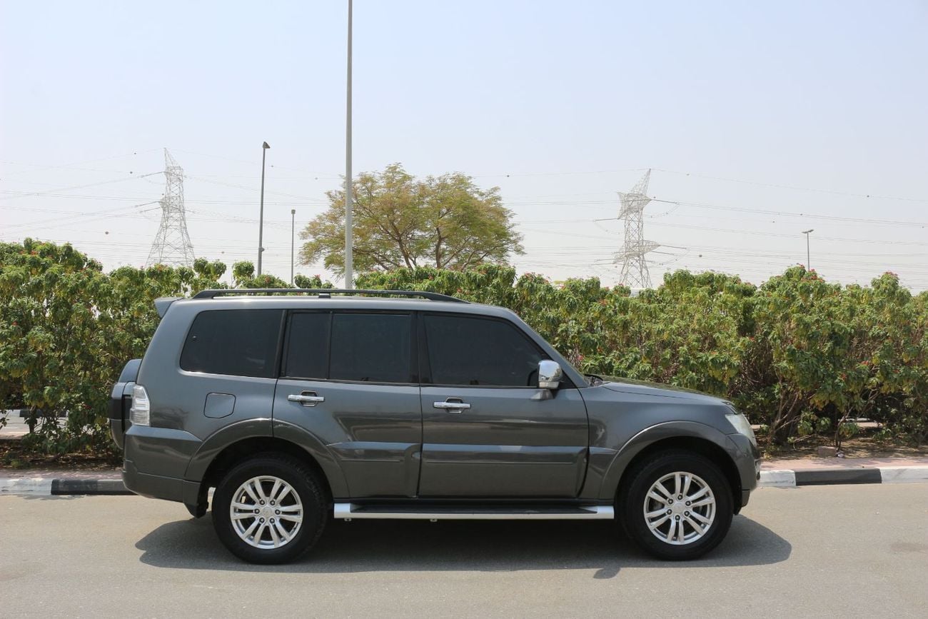 ميتسوبيشي باجيرو GLS HIGHLINE TOP 3800 cc Model 2018 Gulf Space