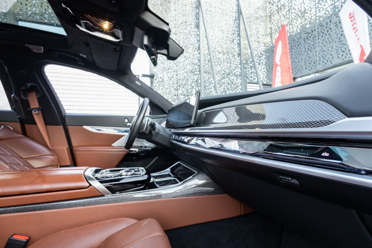BMW 740i LUXURY PURE EXCELLENCE 2023 BMW 740i GCC | Agency Warranty