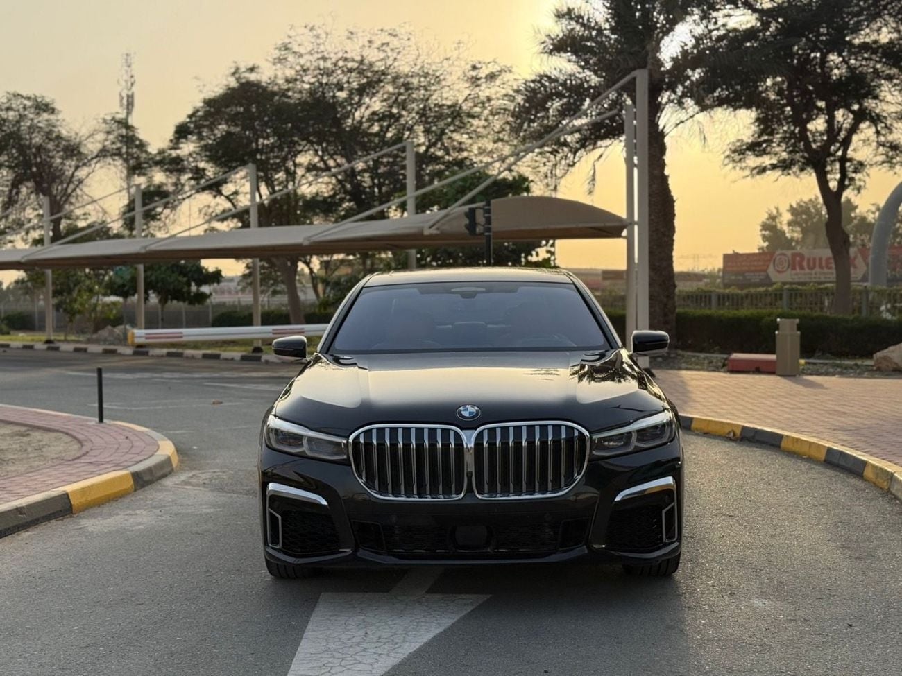 بي أم دبليو 730Li Exclusive 2.0L