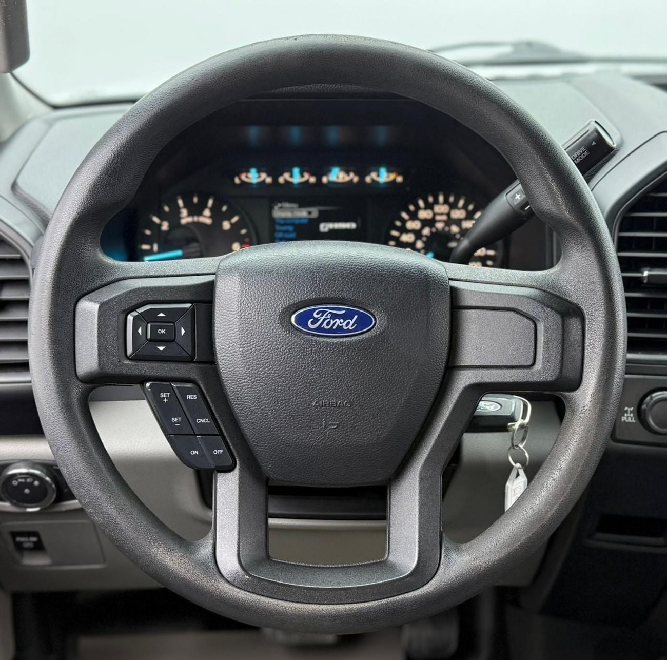 Ford F-150 XLT 2020 Ford F-150 Raptor Kit, 1 Year Warranty Unlimited Km, Excellent Condition, GCC