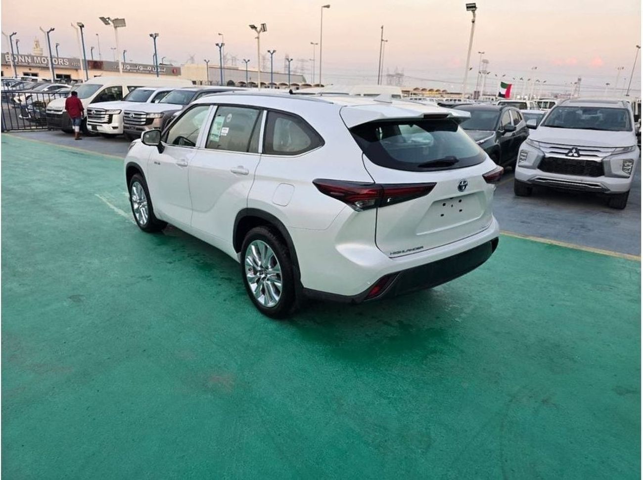 Toyota Highlander 2.5L Hybrid VXR (AWD)