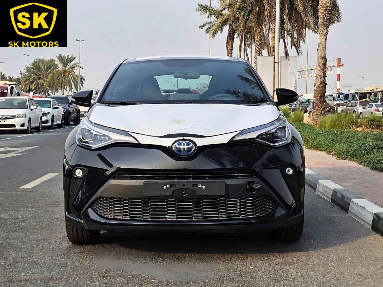 Toyota CHR LUXURY / 1.8L HYBRID / PUSH START / LEATHER SEATS / FULL OPTION / CODE#68013