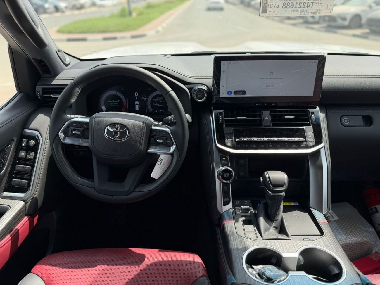 Toyota Land Cruiser TOYOTA LANDCRUISER LC300 VXR INSIDE BURGUNDY 2026 AL FUTTAIM SPECS