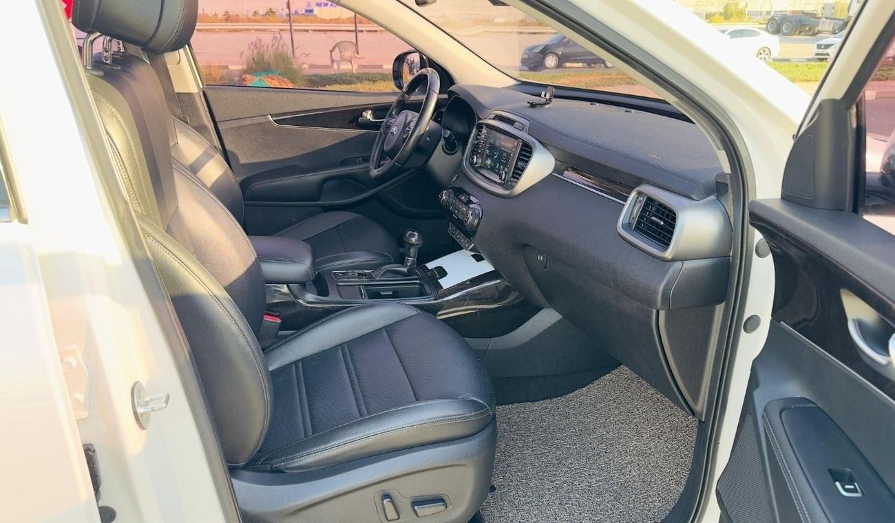 Kia Sorento PANORAMIC SUNROOF | LHD | 2.0L DIESEL ENGINE | (AT) | 2015 | REAR VIEW CAMERA