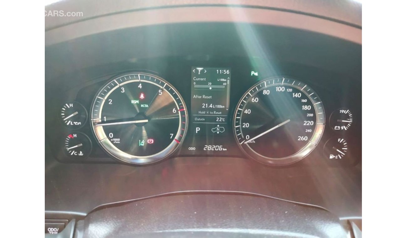 Lexus LX570 Platinum under warranty 2019 GCC