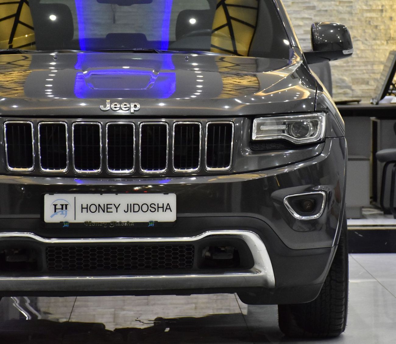 Jeep Grand Cherokee EXCELLENT DEAL for our Jeep Grand Cherokee Limited 4x4 ( 2015 Model ) in Grey Color GCC Specs