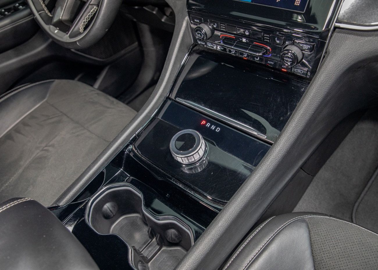 جيب جراند شيروكي Altitude 3.6L