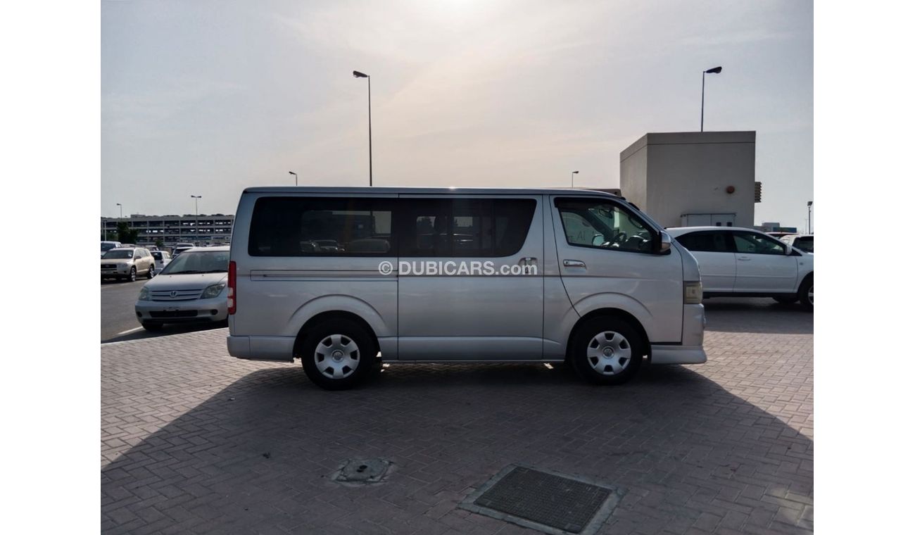 Toyota Hiace TOYOTA HIACE VAN RIGHT HAND DRIVE (PM1326)