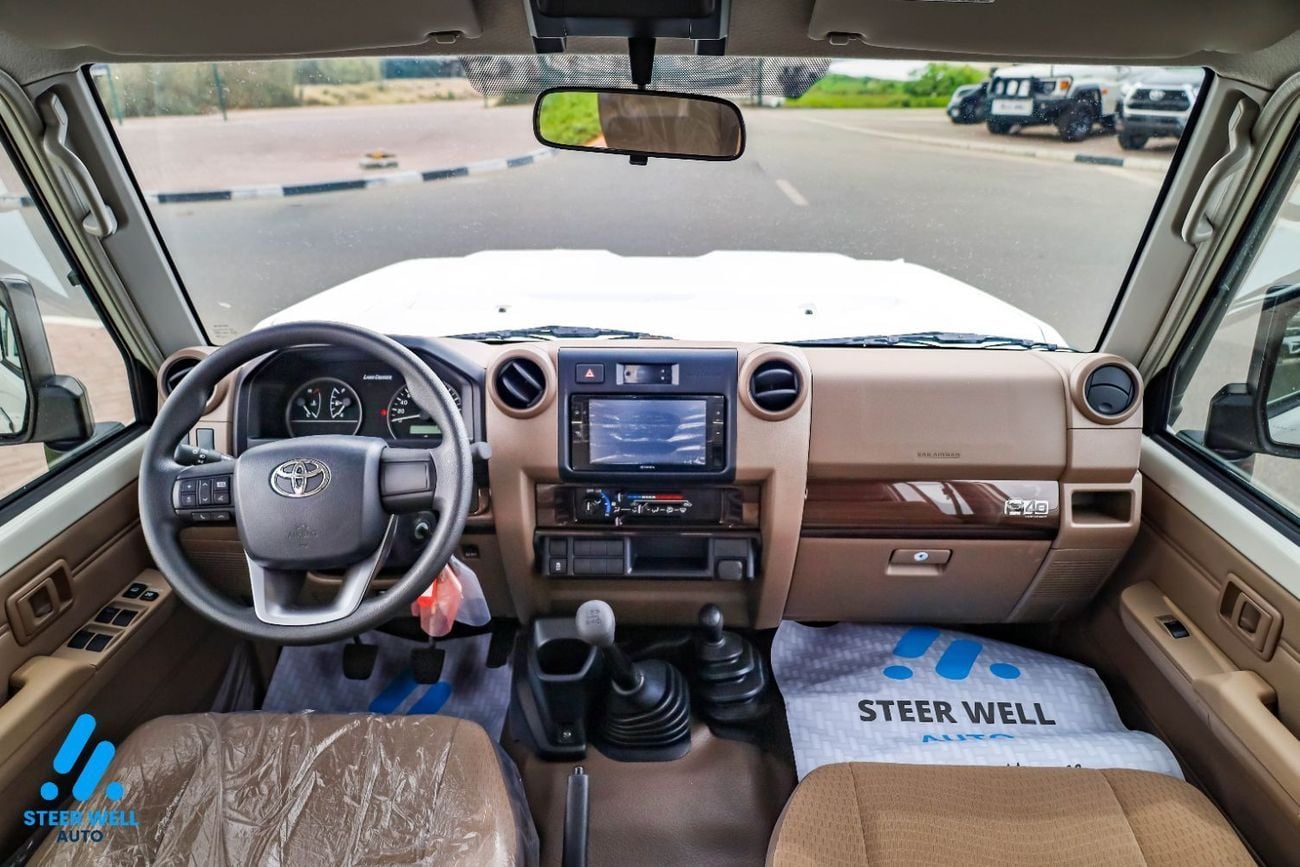 تويوتا لاند كروزر بيك آب Double-Cab LC 79 | 2.8L Turbo DSL | GCC Specs | 4WD MT | Heavy Duty | Export Ready