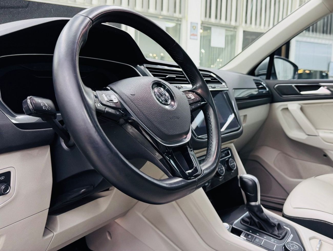 فولكس واجن تيجوان SEL 2.0L