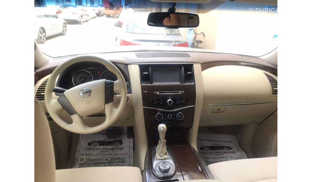 Nissan Patrol 2011 gcc full option very celen car