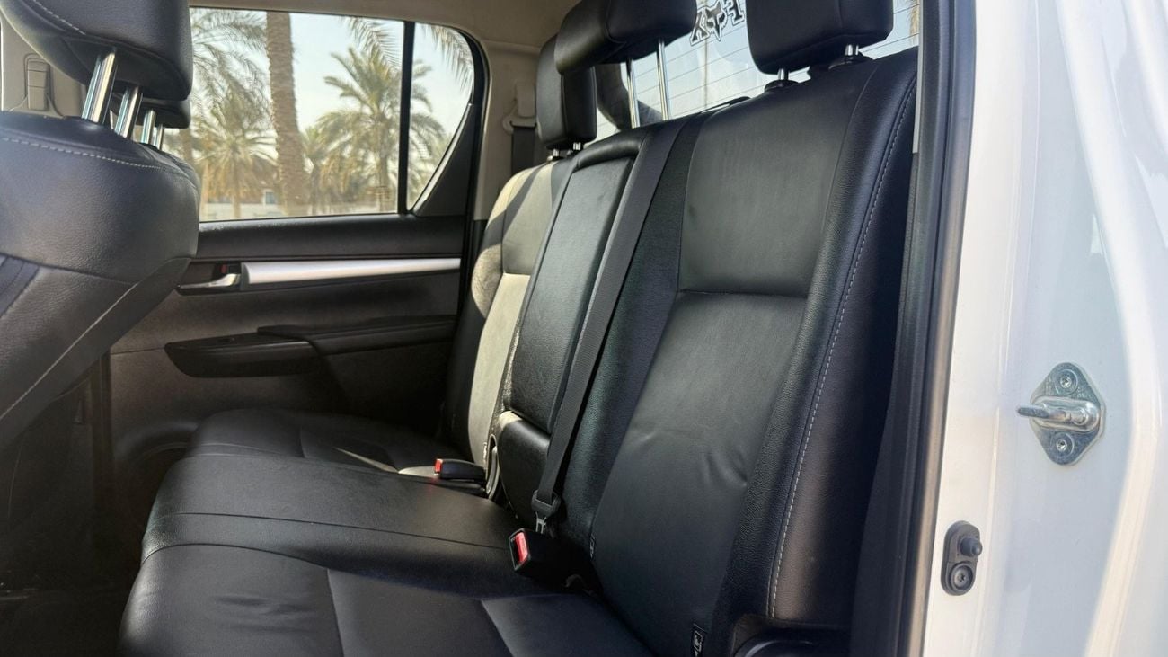 تويوتا هيلوكس SR5 Export from Australia