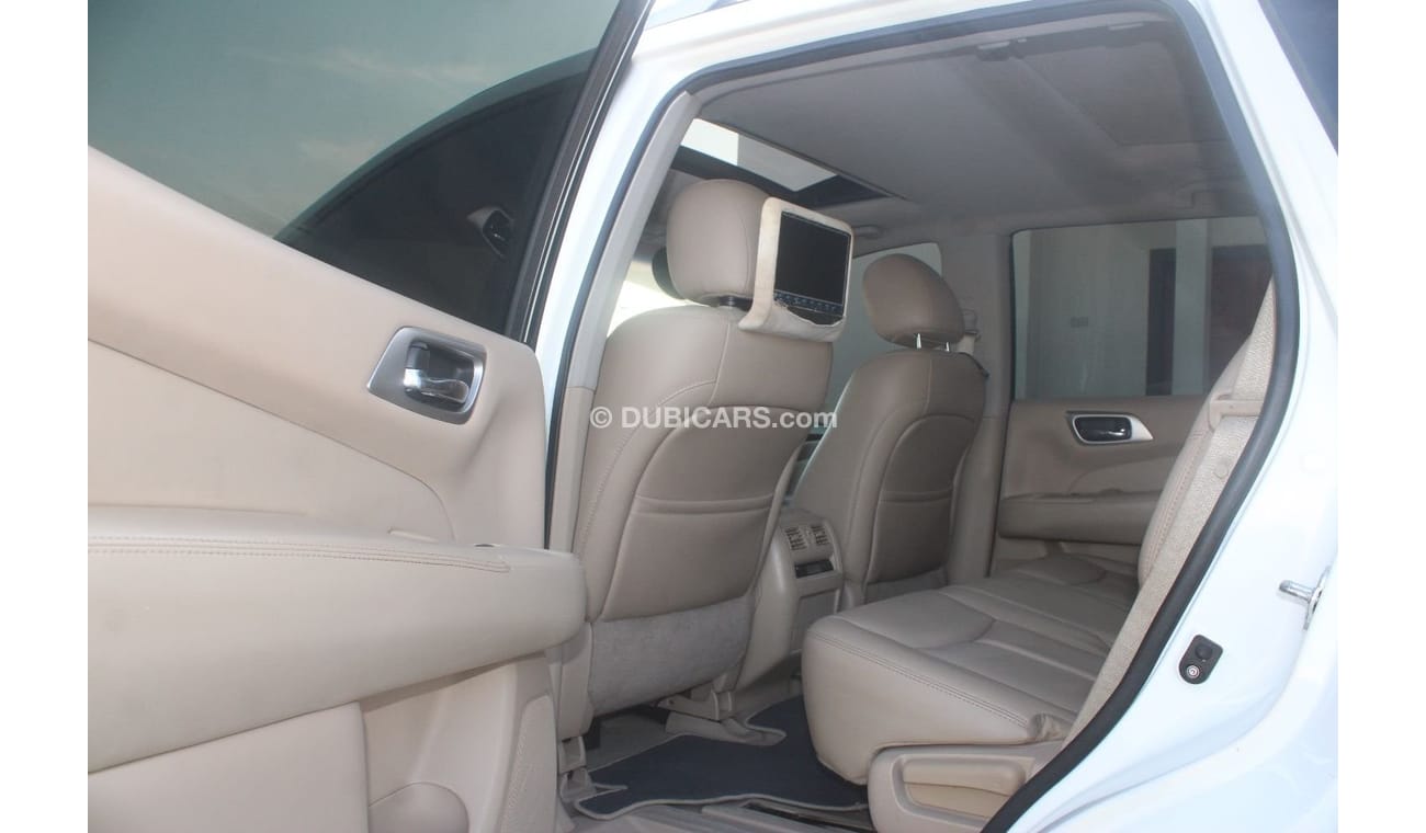 Nissan Pathfinder SV Nissan Pathfinder 2014 full option in excellent condition without accidents