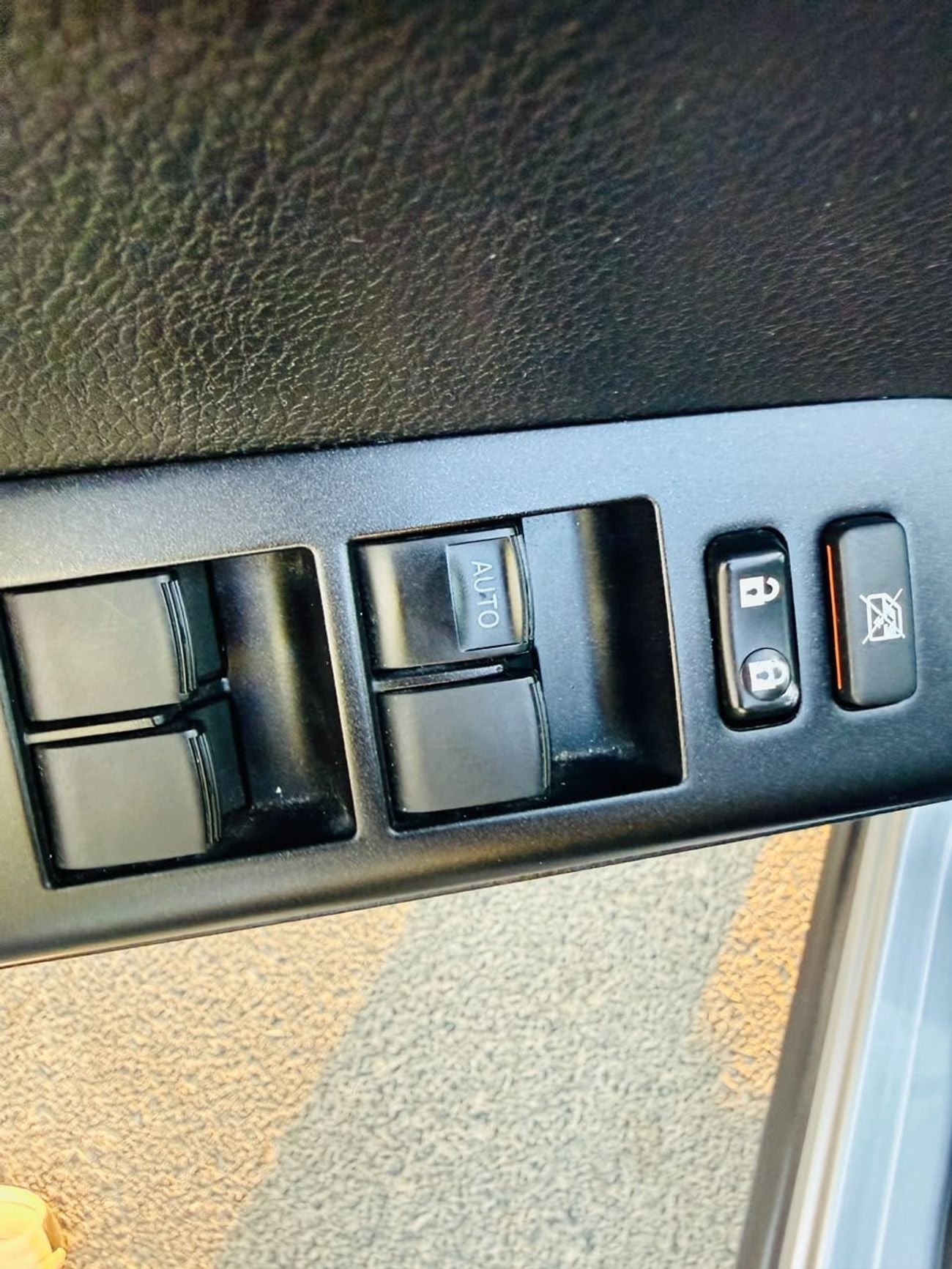 Toyota RAV4 XLE RAV4 XLE FULL OPTION