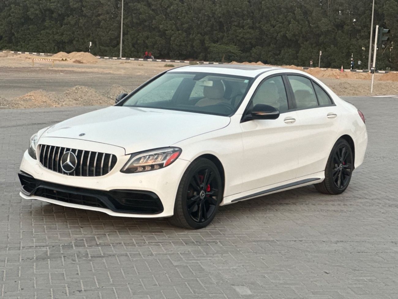 مرسيدس بنز C 300 AMG Pack 2.0L