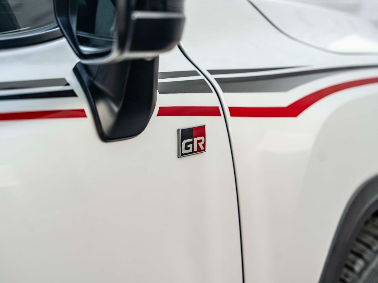 Toyota Land Cruiser GR-S 3.3L