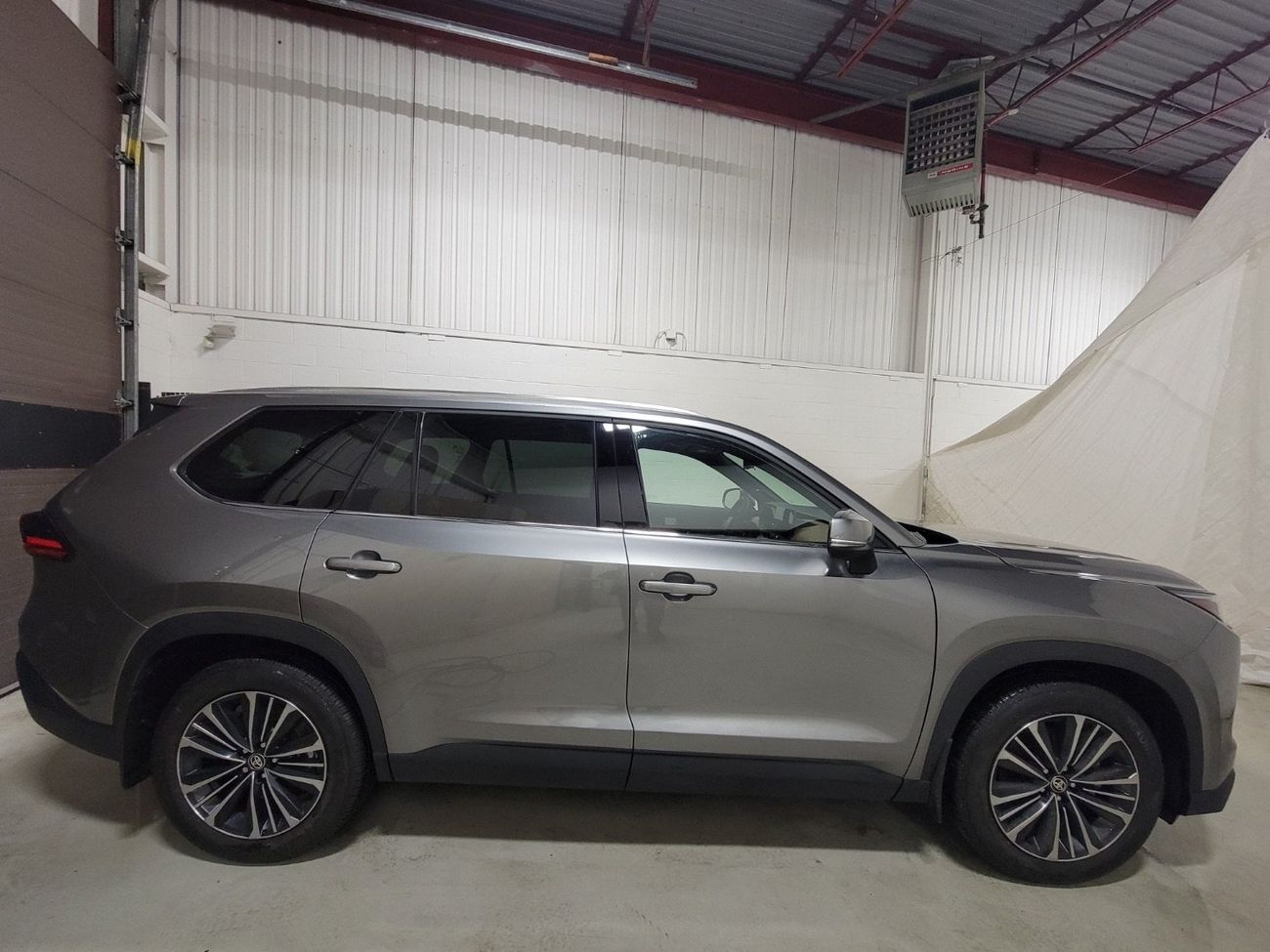 Toyota Grand Highlander PLATINUM HYBRID MAX