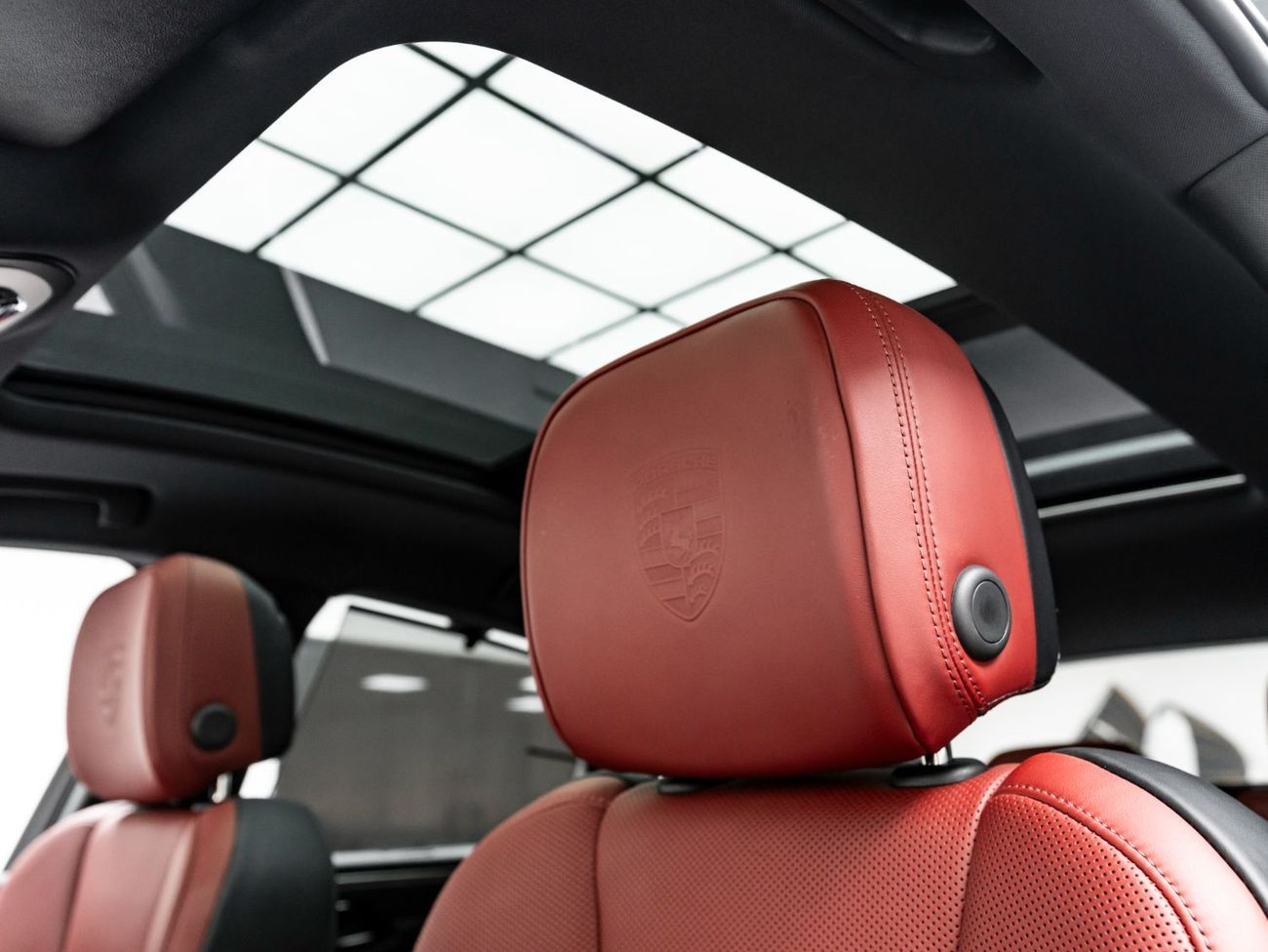 Porsche Macan Std 2.0L (252 HP) 2024 Porsche Macan, June 2026 Porsche Warranty, Full Service History, Low KMs, GCC