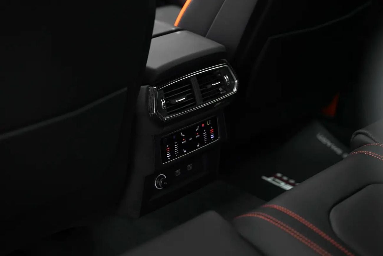 Lamborghini Urus SE 4.0T V8 Hybrid SE