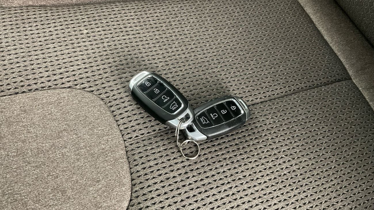 Hyundai Santa Fe Comfort / Smart Plus | Guaranteed Warranty | 0 Down Payment