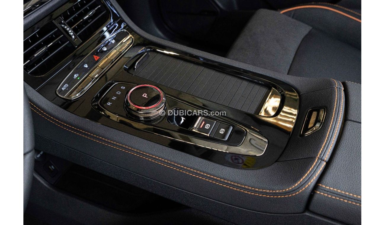 Skywell ET5 With service contract of 2 years/ 60,000KM - All Electric SKYWELL ET5