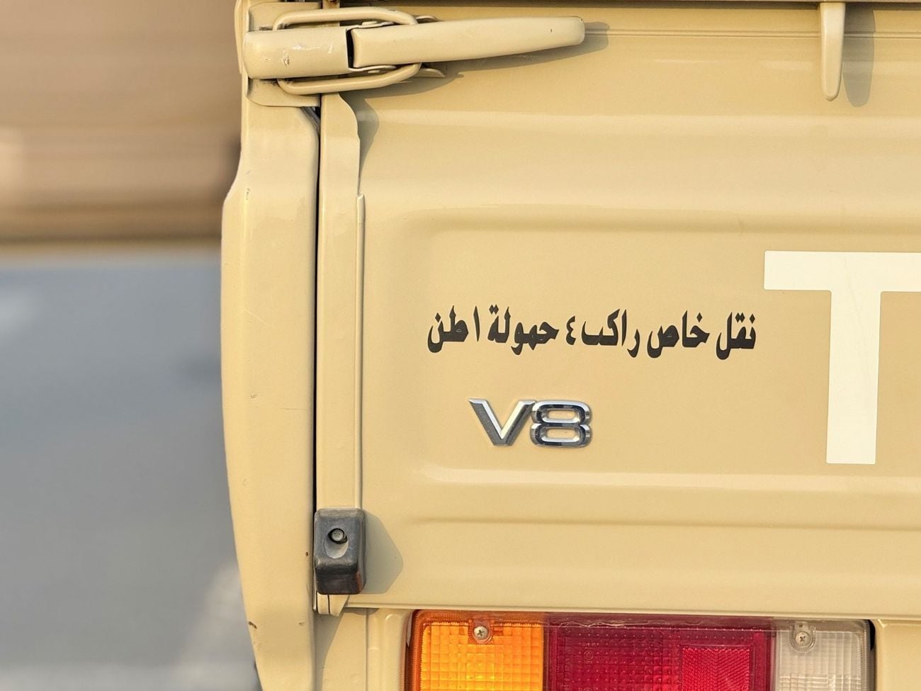 تويوتا لاند كروزر بيك آب Toyota landcuriser pickup Double Cabin 4.5L Years Diesel 8 cylinder Left hand drive