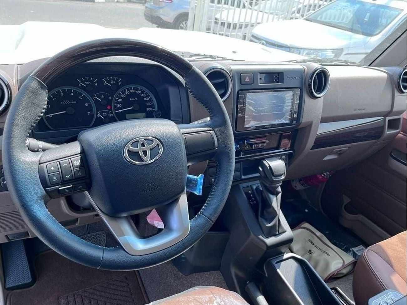 Toyota Land Cruiser 70 4,0L V6 A/T GAS LX